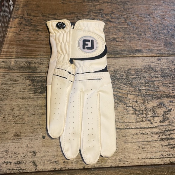 FJ Weathersof Men’s Right hand. Size Medium. - Picture 8 of 9